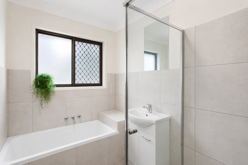Photo - 38 Bermuda Avenue, Deception Bay QLD 4508 - Image 4