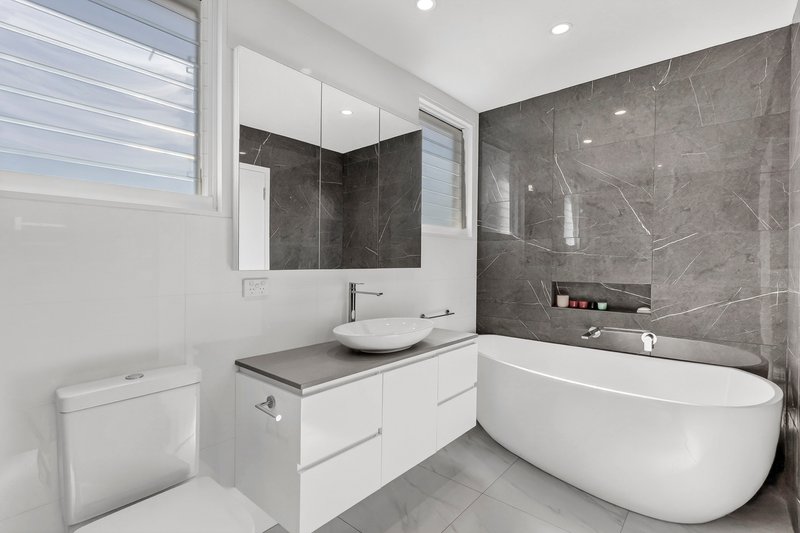 Photo - 38 Blackbutts Road, Frenchs Forest NSW 2086 - Image 9