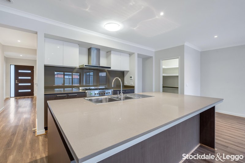 Photo - 38 Bluebell Drive, Craigieburn VIC 3064 - Image 2