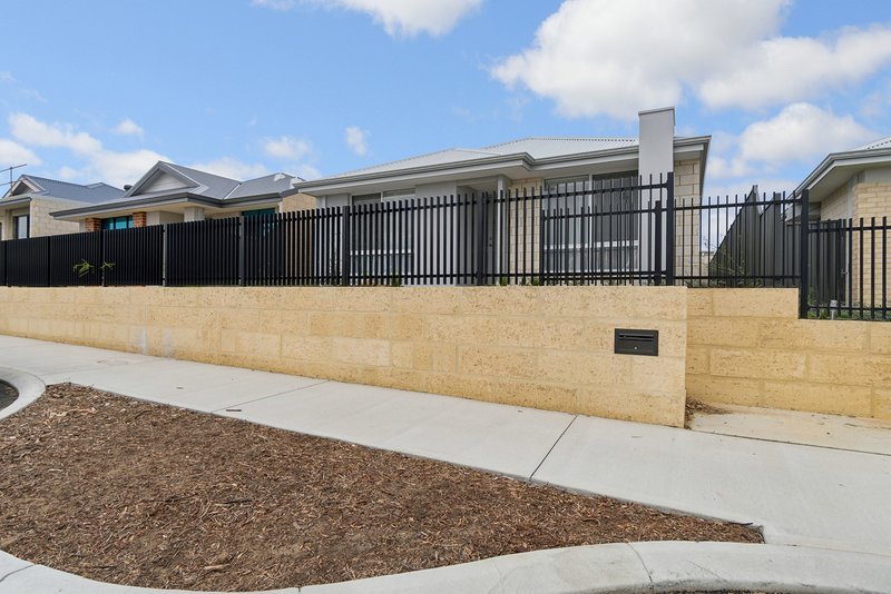 Photo - 38 Bonfire Chase, Eglinton WA 6034 - Image 2