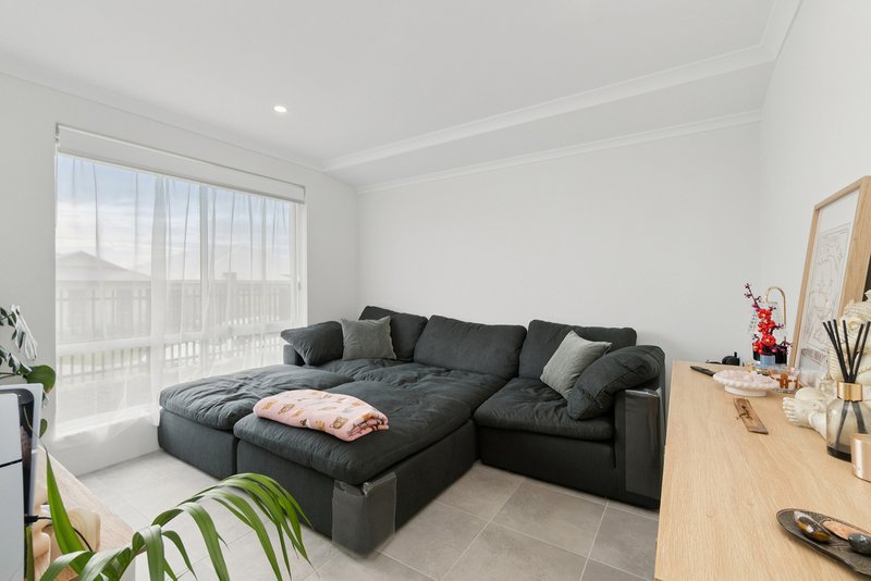 Photo - 38 Bonfire Chase, Eglinton WA 6034 - Image 5