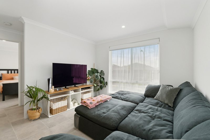 Photo - 38 Bonfire Chase, Eglinton WA 6034 - Image 7