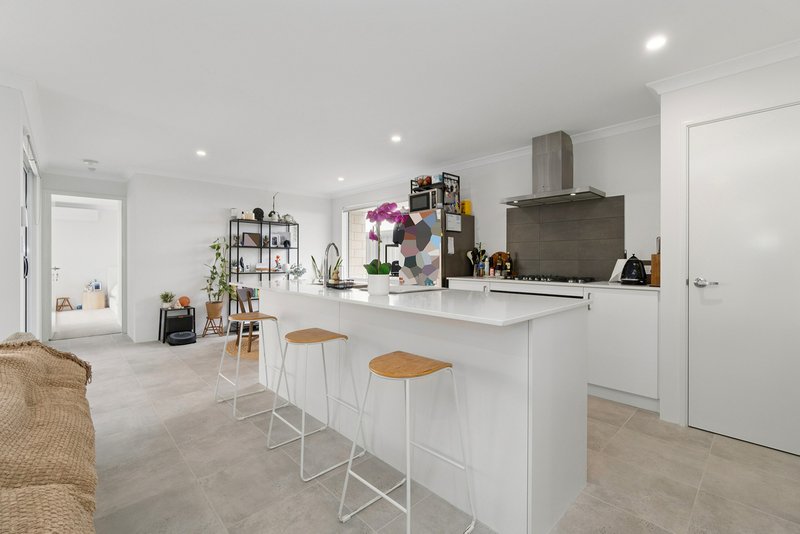 Photo - 38 Bonfire Chase, Eglinton WA 6034 - Image 12