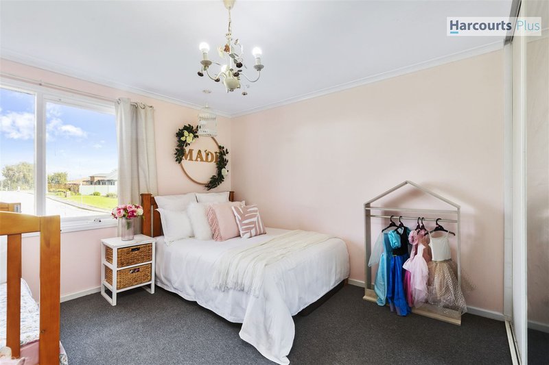 Photo - 38 Bounty Road, Hallett Cove SA 5158 - Image 11