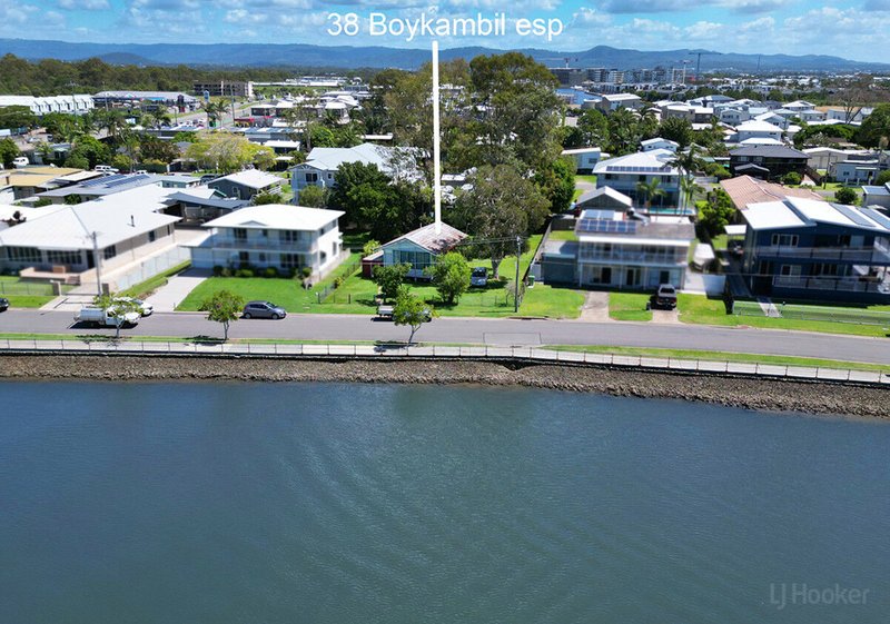 Photo - 38 Boykambil Esplanade South, Hope Island QLD 4212 - Image 1