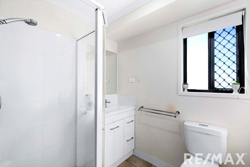 Photo - 38 Bradman Way, Urangan QLD 4655 - Image 5