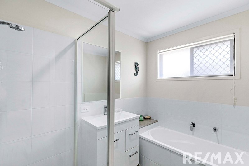 Photo - 38 Bradman Way, Urangan QLD 4655 - Image 9