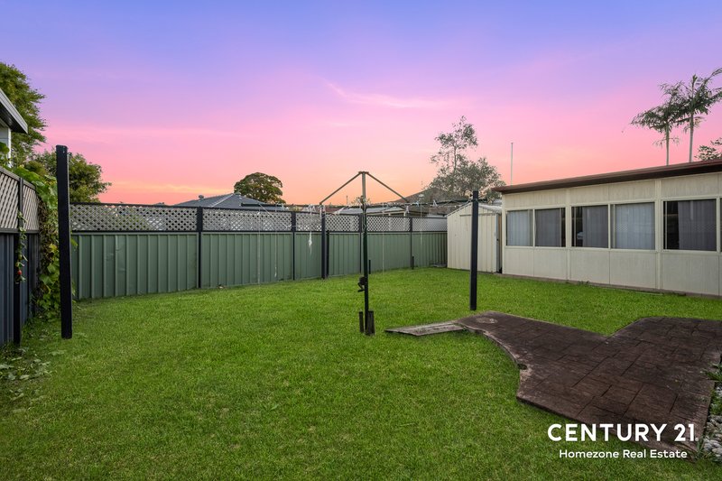 Photo - 38 Brallos Avenue, Holsworthy NSW 2173 - Image 4