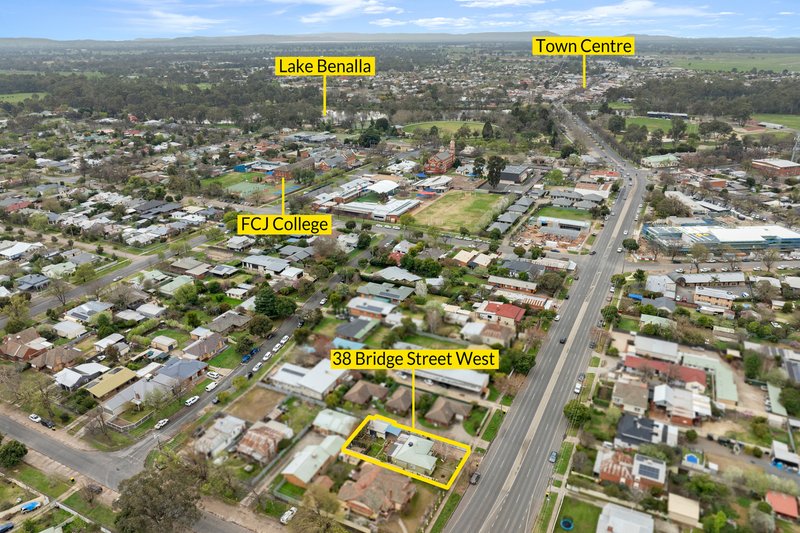 Photo - 38 Bridge Street, Benalla VIC 3672 - Image 2