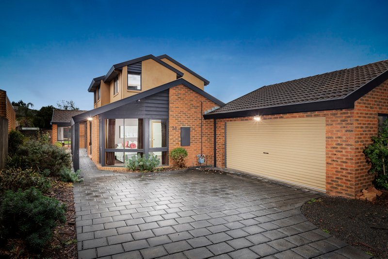 38 Bridgewater Way, Rowville VIC 3178