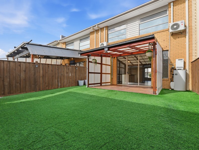 Photo - 38 Broadbeach Circuit, Point Cook VIC 3030 - Image 21