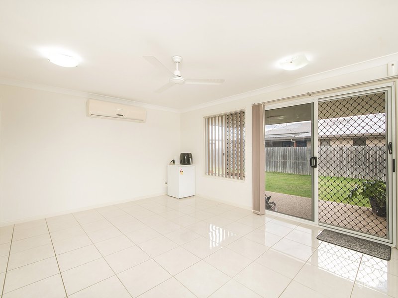 Photo - 38 Broadhurst Drive, Gracemere QLD 4702 - Image 6