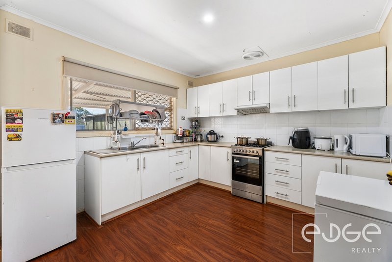Photo - 38 Broster Crescent, Davoren Park SA 5113 - Image 5