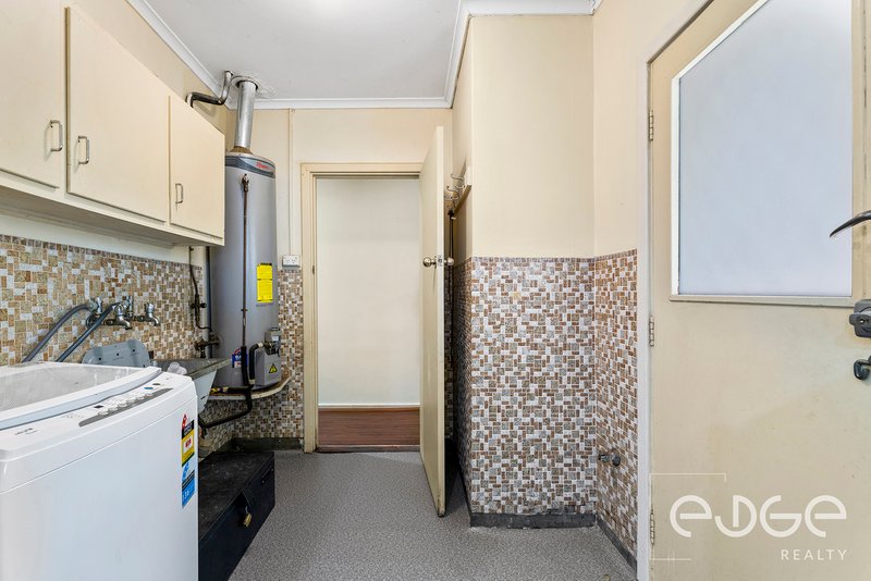 Photo - 38 Broster Crescent, Davoren Park SA 5113 - Image 11