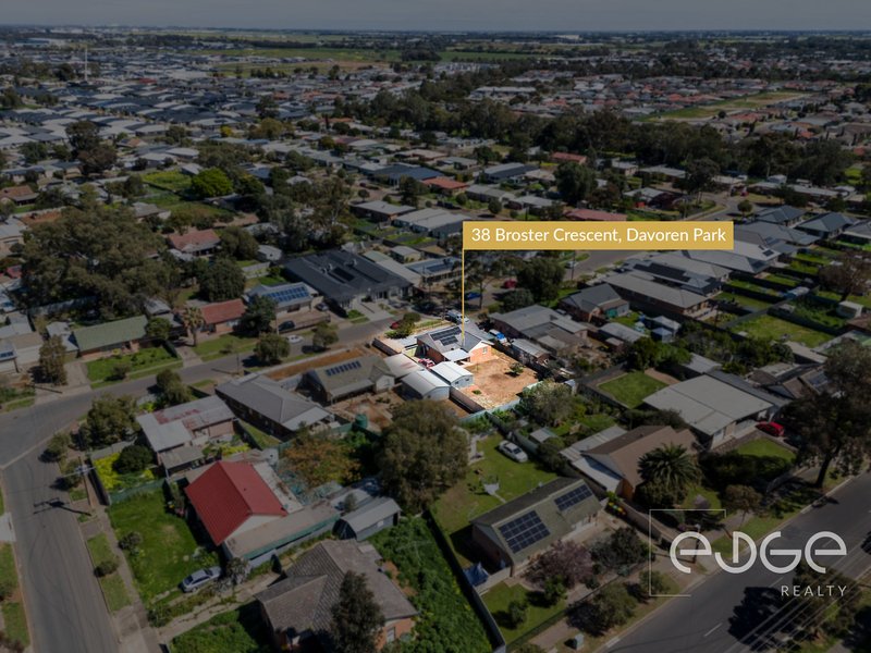 Photo - 38 Broster Crescent, Davoren Park SA 5113 - Image 17