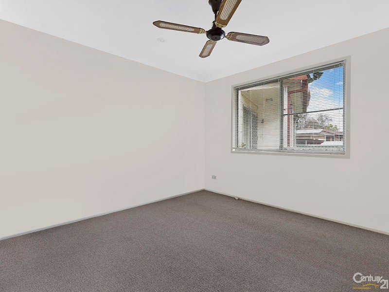 Photo - 38 Buckingham Road, Berkeley Vale NSW 2261 - Image 4