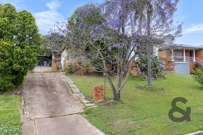 Photo - 38 Buffier Crescent, Rutherford NSW 2320 - Image 2