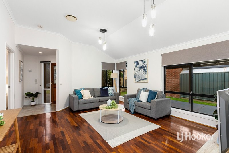 Photo - 38 Canonbury Circle, Seabrook VIC 3028 - Image 4