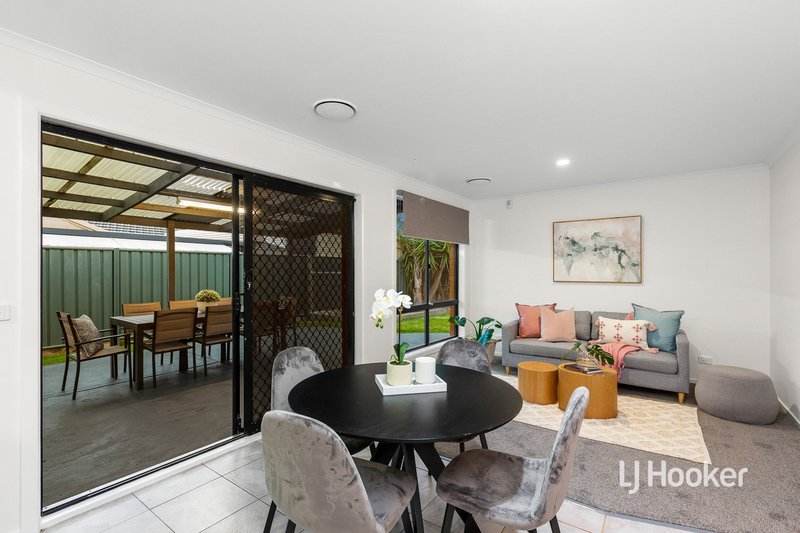 Photo - 38 Canonbury Circle, Seabrook VIC 3028 - Image 7