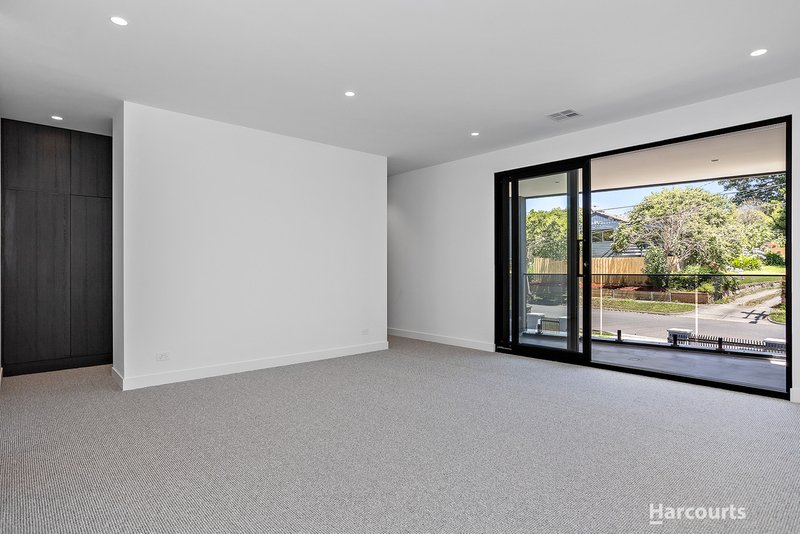 Photo - 38 Carrathool Street, Bulleen VIC 3105 - Image 8