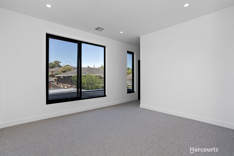 Photo - 38 Carrathool Street, Bulleen VIC 3105 - Image 10