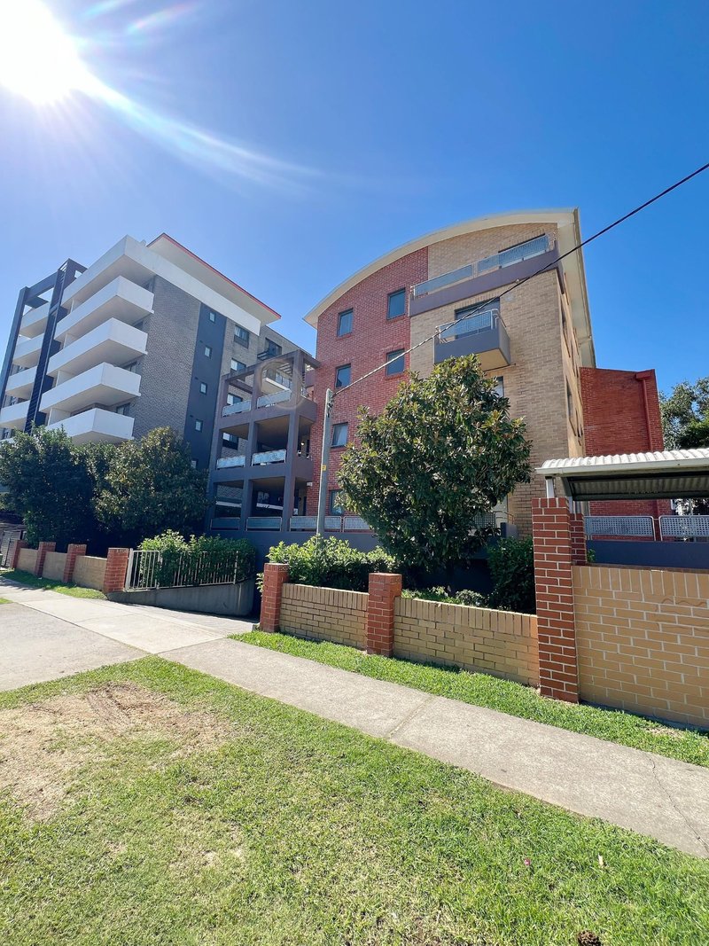 3/8 Castlereagh Street, Liverpool NSW 2170