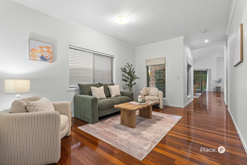 Photo - 38 Cedar Street, Wynnum QLD 4178 - Image 2
