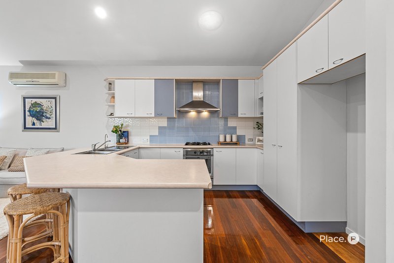 Photo - 38 Cedar Street, Wynnum QLD 4178 - Image 4
