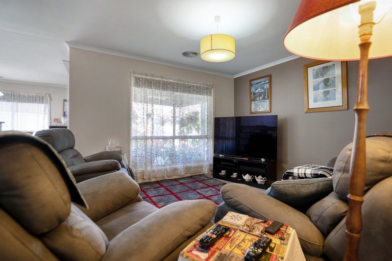 Photo - 38 Chafia Place, Springdale Heights NSW 2641 - Image 15