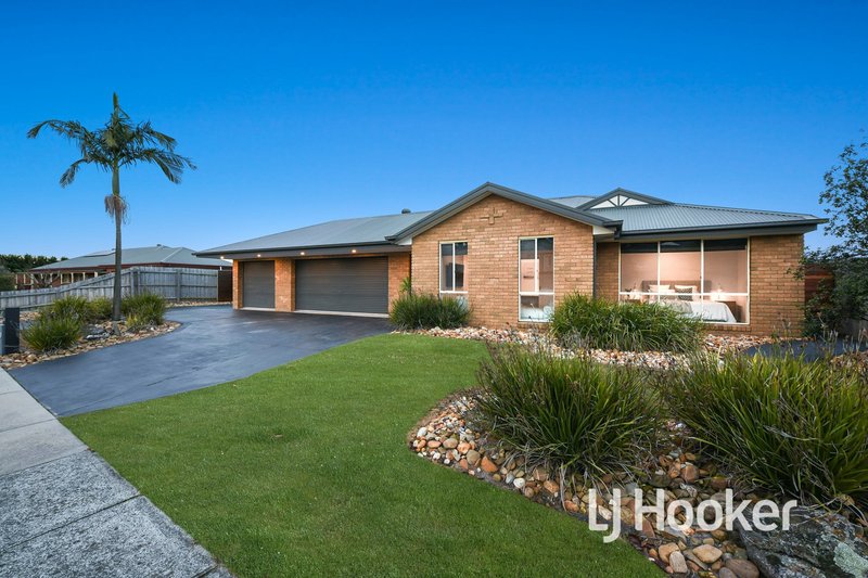 38 Cherryhills Drive, Cranbourne VIC 3977