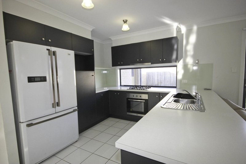 Photo - 38 Collingrove Circuit, Pimpama QLD 4209 - Image 3