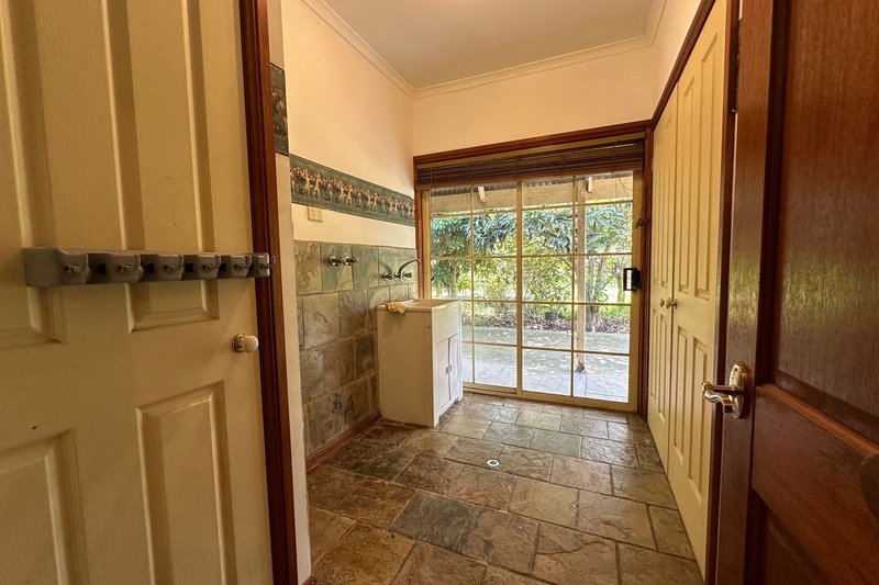 Photo - 38 Collison Road, Cranbourne East VIC 3977 - Image 10