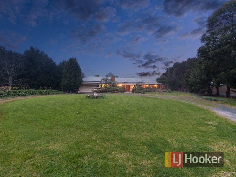 Photo - 38 Collison Road, Cranbourne East VIC 3977 - Image 13