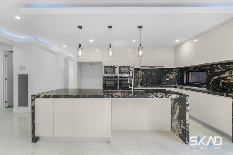 Photo - 38 Conjola Way, Wollert VIC 3750 - Image 7