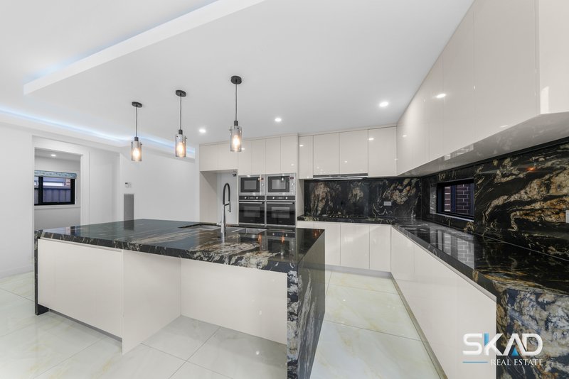 Photo - 38 Conjola Way, Wollert VIC 3750 - Image 8