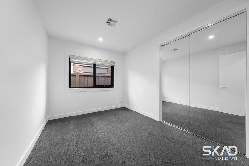 Photo - 38 Conjola Way, Wollert VIC 3750 - Image 16