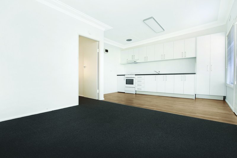 Photo - 3/8 Cordeaux Road, Figtree NSW 2525 - Image 3