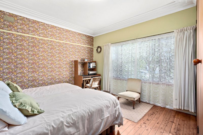 Photo - 38 Crammond Boulevard, Caringbah NSW 2229 - Image 6