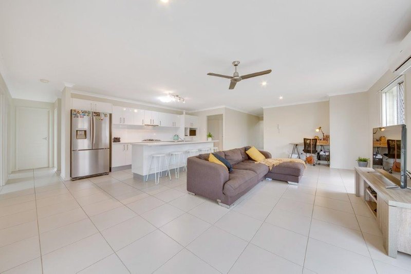 Photo - 38 Creekview Drive, New Auckland QLD 4680 - Image 2