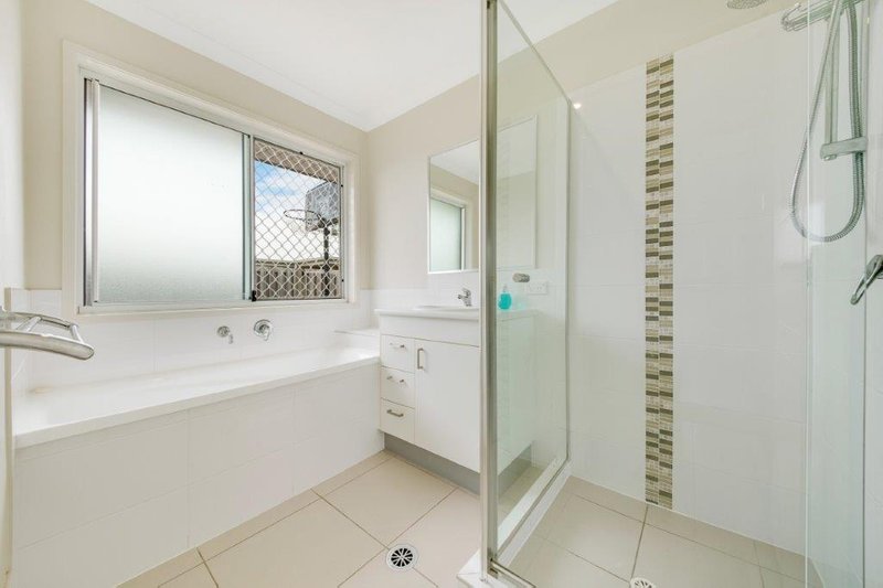 Photo - 38 Creekview Drive, New Auckland QLD 4680 - Image 6