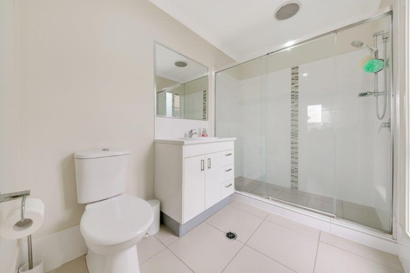 Photo - 38 Creekview Drive, New Auckland QLD 4680 - Image 9