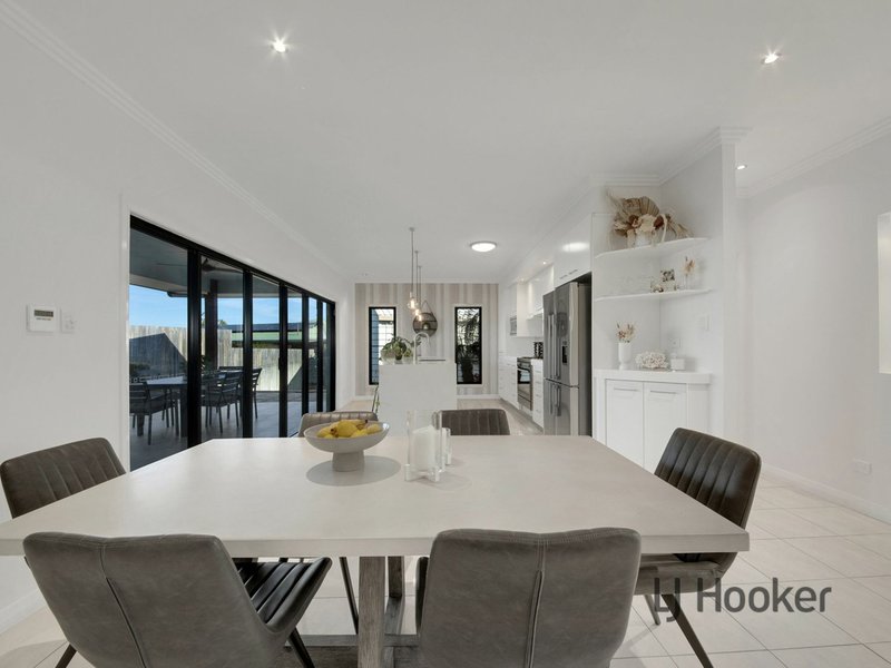 Photo - 38 Cremorne Drive, Tannum Sands QLD 4680 - Image 9