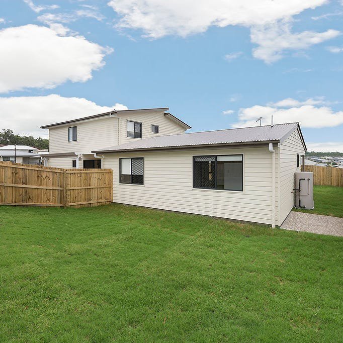 Photo - 38 Dalby Street, Holmview QLD 4207 - Image 11