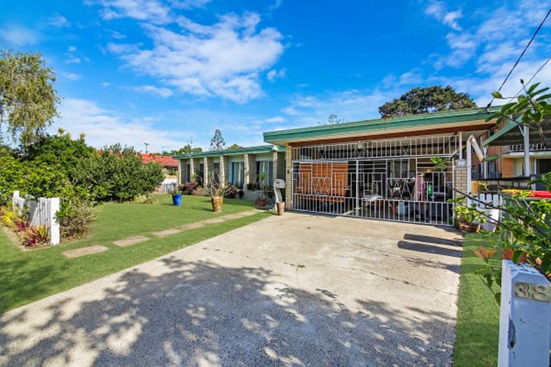 Photo - 38 Darrambal Street, Chevron Island QLD 4217 - Image 2