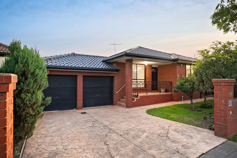 38 Dowding Close, Fawkner VIC 3060