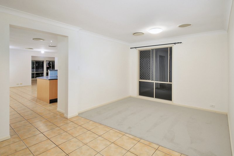 Photo - 38 Dulwich Place, Forest Lake QLD 4078 - Image 10