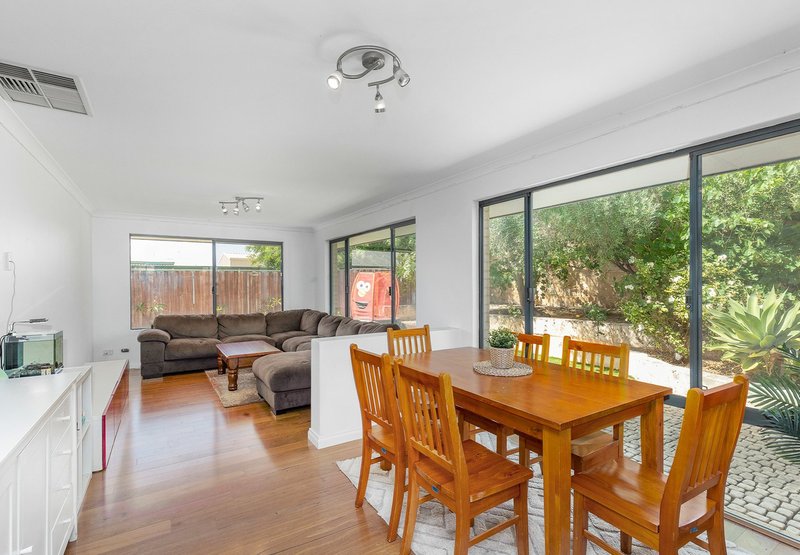 Photo - 38 Durrington Glade, Clarkson WA 6030 - Image 3