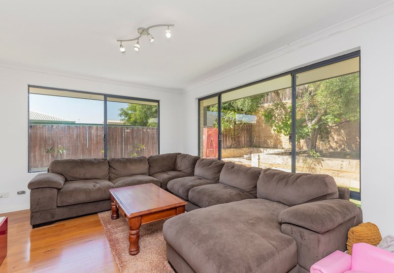 Photo - 38 Durrington Glade, Clarkson WA 6030 - Image 4