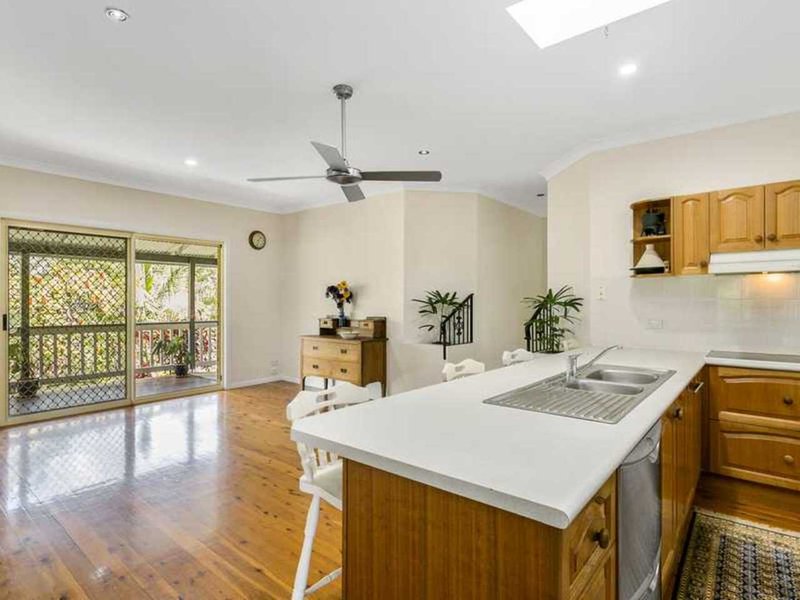 Photo - 38 Earle Court, Tallai QLD 4213 - Image 9