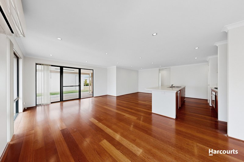 Photo - 38 Edgeworth Circuit, Tapping WA 6065 - Image 7